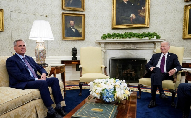 Байден и республиканцы возобновят переговоры о потолке госдолга США